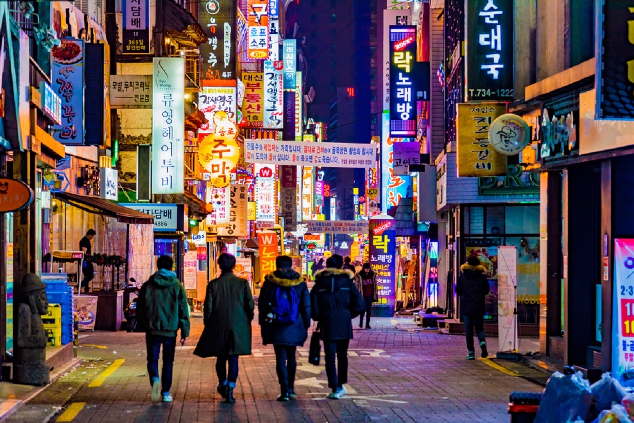 Rue de Séoul la nuit Corée du Sud