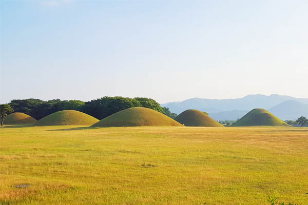 tumuli gyeongju