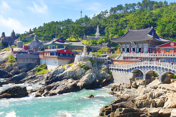 busan temple yonggungsa